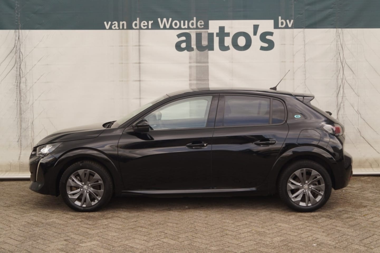 Peugeot e-208 - EV Allure 50kWh -ECC-LED-PDC- - AutoWereld.nl