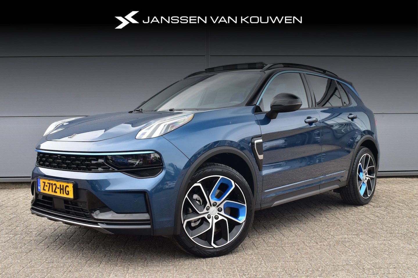 Lynk & Co 01 - 1.5 PHEV Panoramadak Stoelverwarming 360-Camera Facelift Model Zwarte Hemel en Afdekrol Ba - AutoWereld.nl