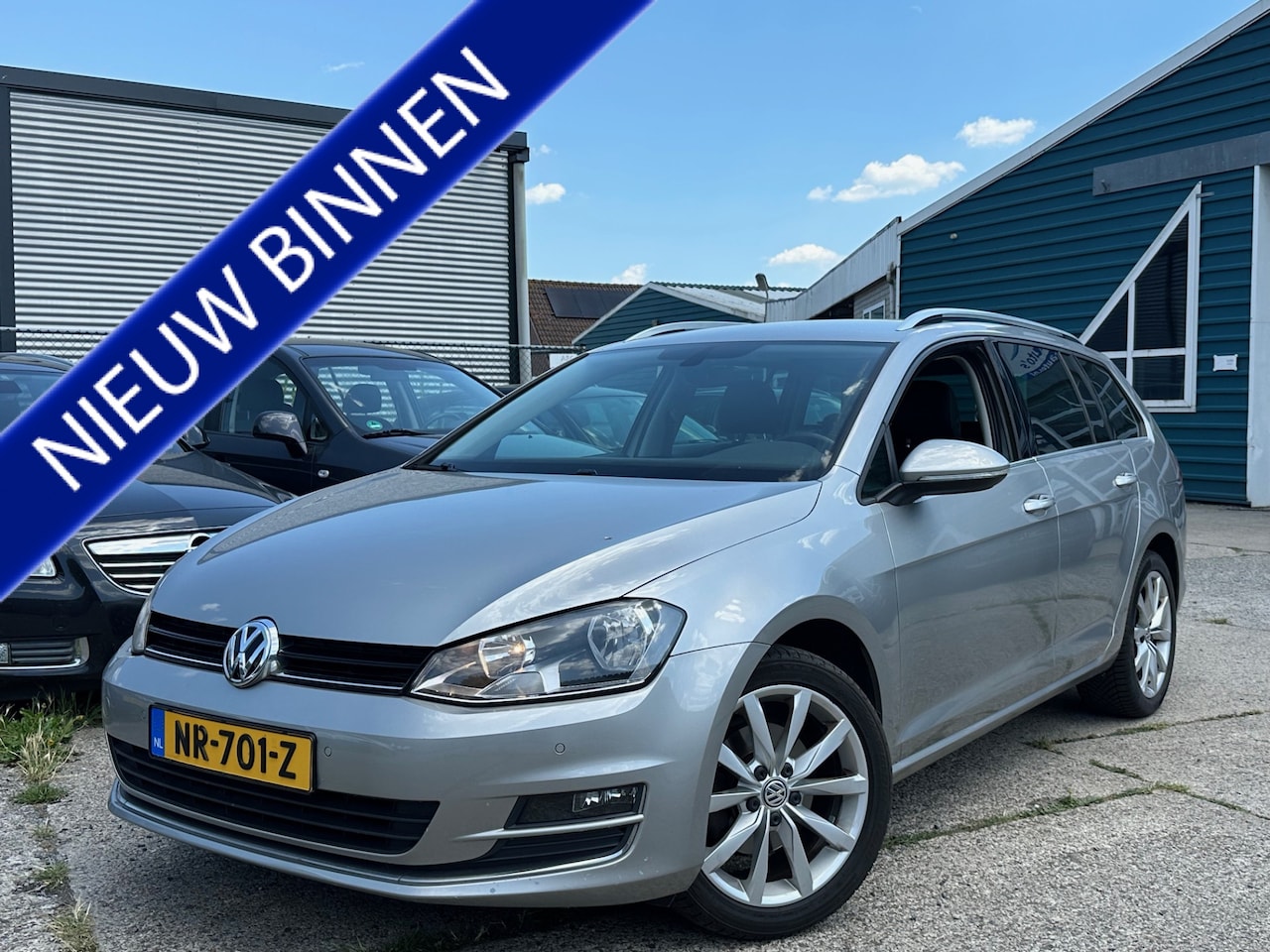 Volkswagen Golf Variant - 1.6 TDi Connected Series | ECC | 17" LMV | Half leer | Navi - AutoWereld.nl