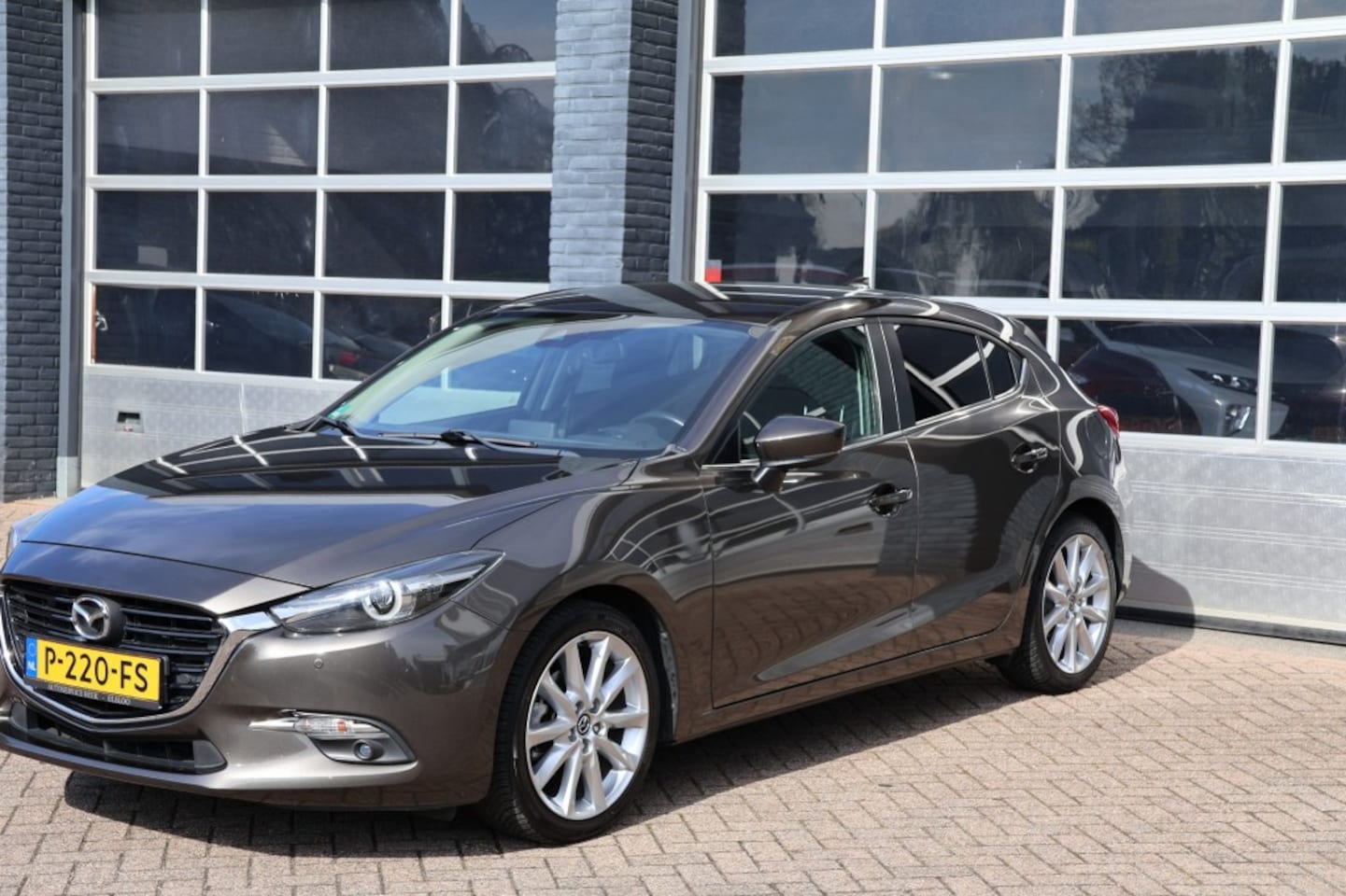 Mazda 3 - 2.0 SkyActiv-G 165 - AutoWereld.nl
