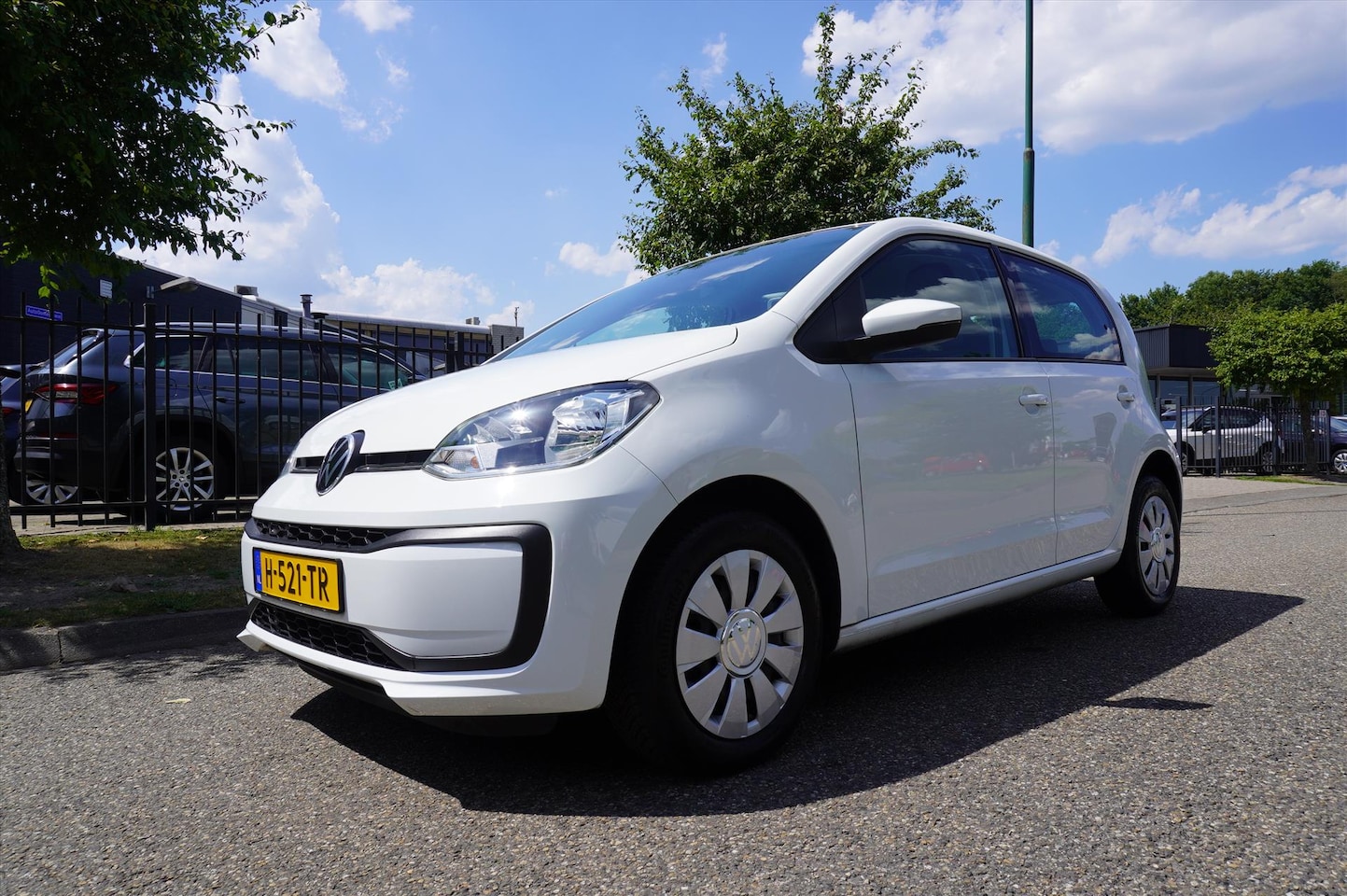 Volkswagen Up! - 1.0 60PK 4D BMT Executive Pakket Parkeer Camera Climatronic - AutoWereld.nl