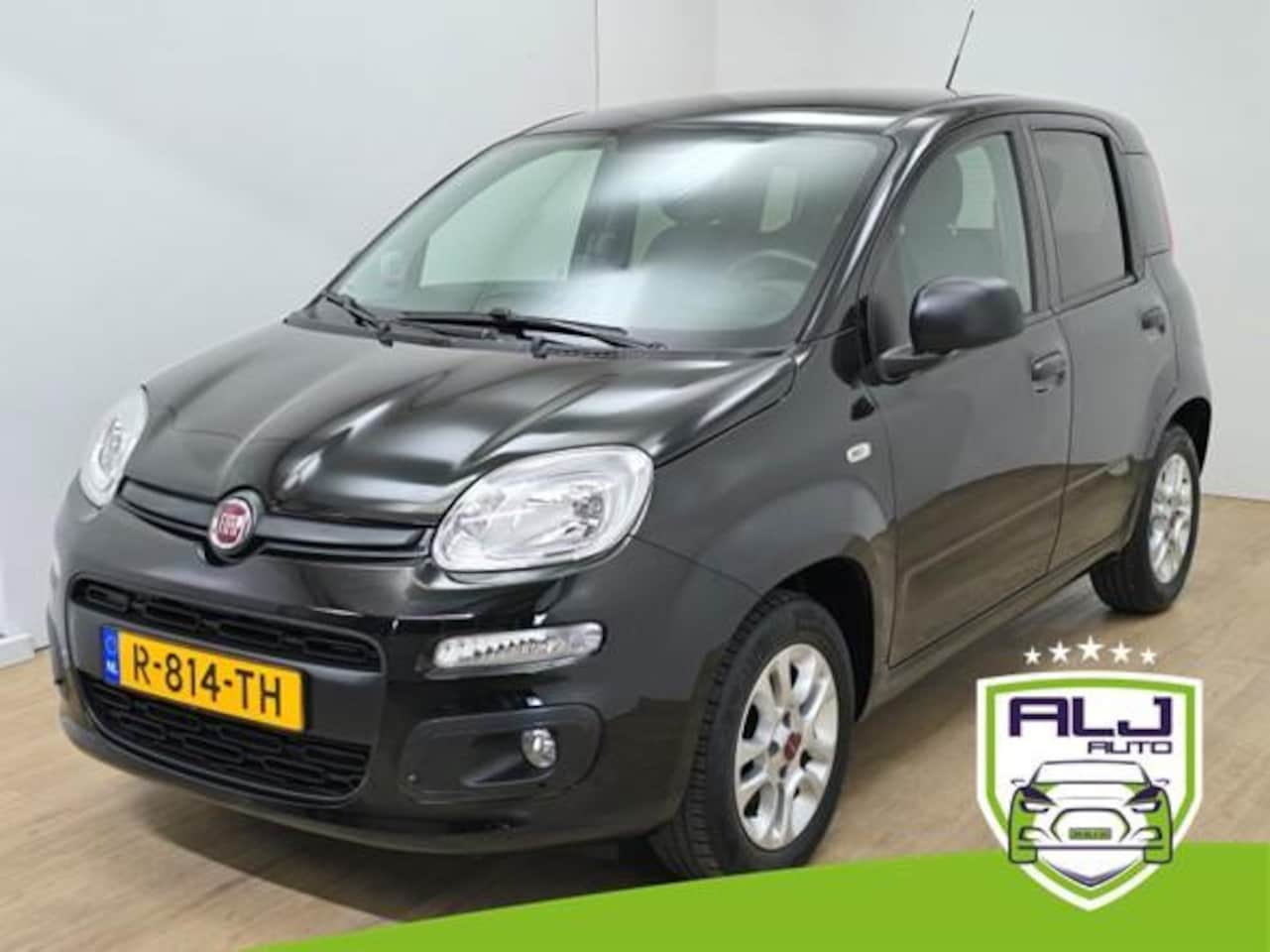 Fiat Panda - Occasion 1.2 Popstar in zwart | Sportieve look | Trekhaak | Tweedehands Fiat Panda | Veel - AutoWereld.nl