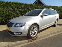 Skoda Octavia - 1.0 TSI GRT AMB. BNS-Blth-Media-Clima-Navi-Trkh-Pdc-Cruise