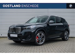 BMW iX1 - xDrive30 M Sport / Panoramadak / Adaptieve LED / M Adaptief onderstel / Sportstoelen / Com