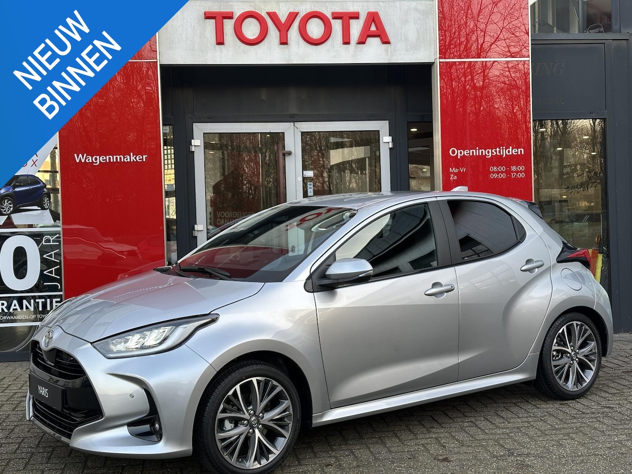 Toyota Yaris - 1.5 Hybrid 130 Executive NIEUW DIRECT LEVERBAAR BLIND SPOT KEYLESS STOEL/STUURVERW 17"LICH - AutoWereld.nl