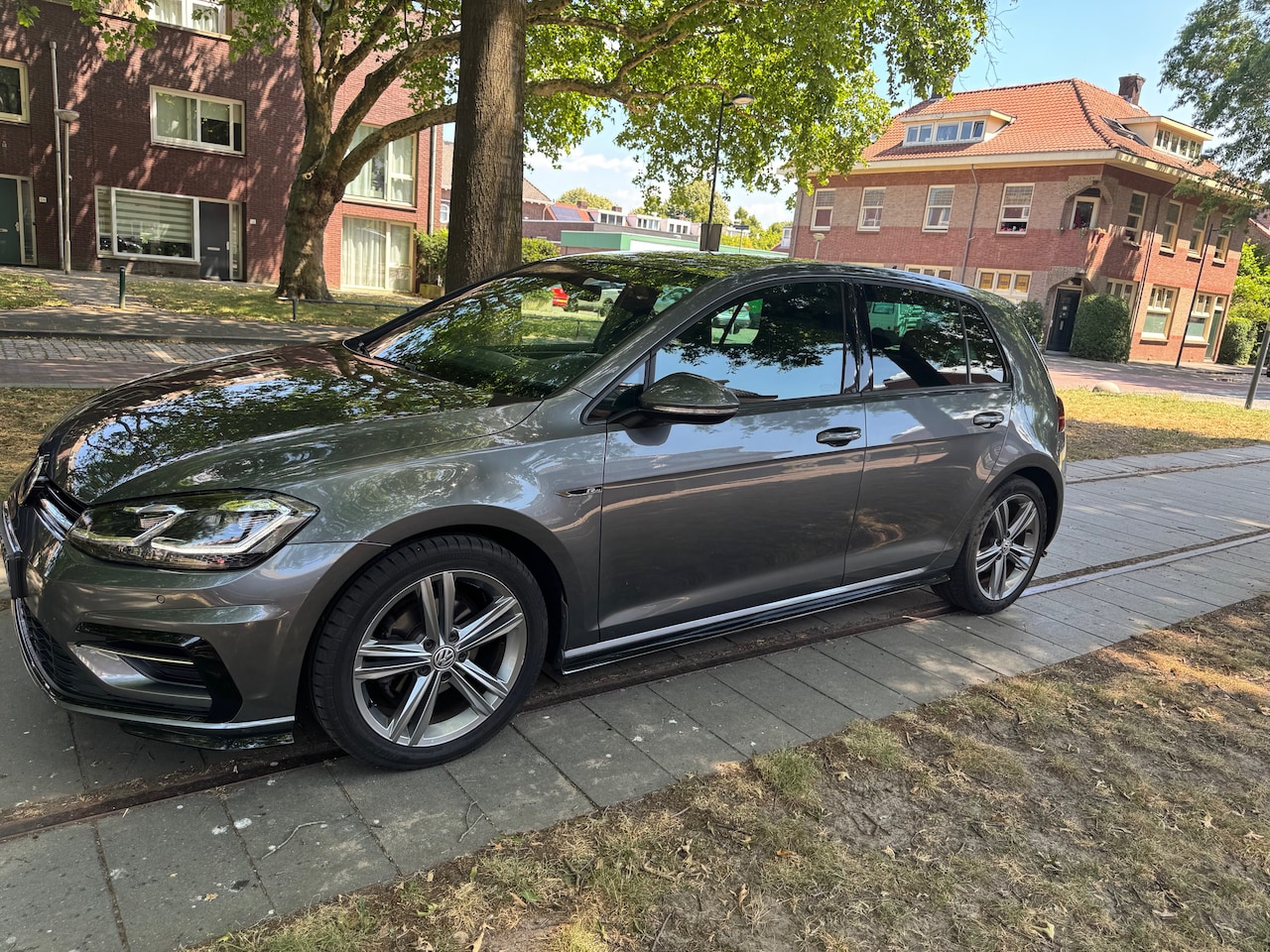 Volkswagen Golf - 1.0 TSI Highline Business R R-Line - AutoWereld.nl