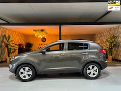 Kia Sportage - 1.6 GDI X-ecutive Plus Pack Trekhaak NAP Parkeersensoren Cruise Navi Clima Bluetooth Rijkl