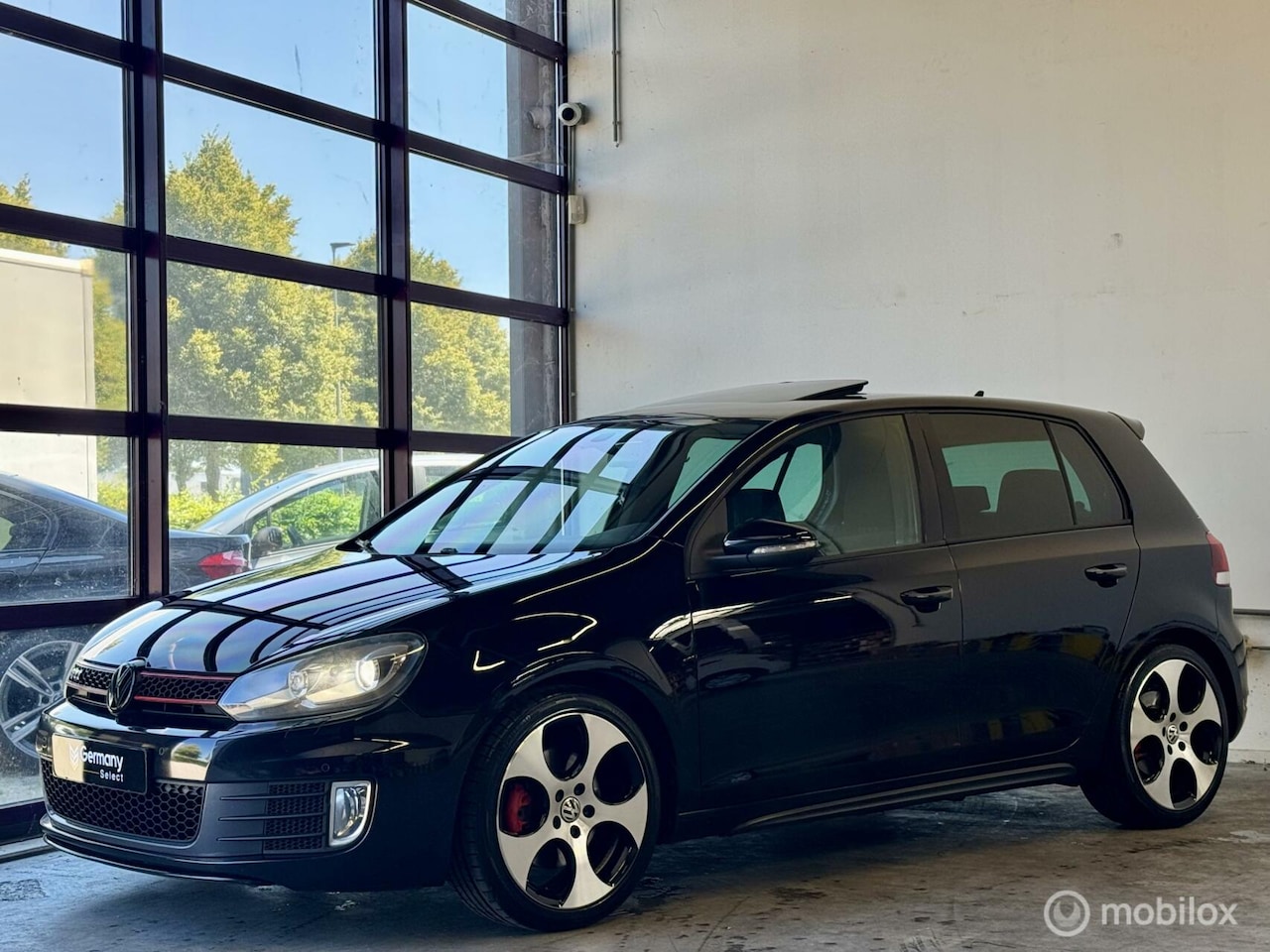 Volkswagen Golf - 6 GTI 5DRS / Xenon / Schuifdak / Stoelverw. - AutoWereld.nl