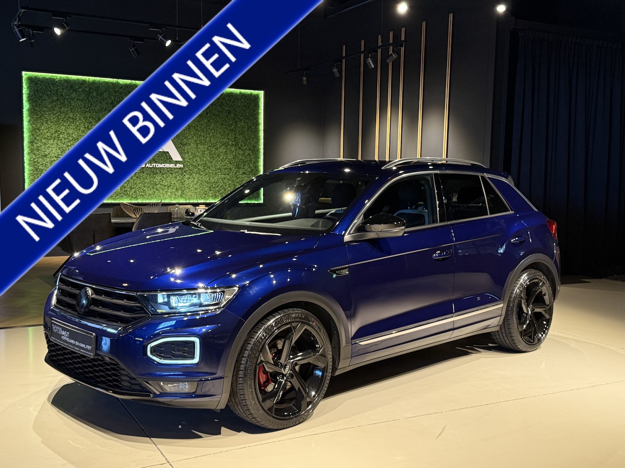 Volkswagen T-Roc - 1.5 TSI Sport R ACC|Camera|Carplay|Matrix-LED Blauw! - AutoWereld.nl