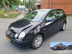Volkswagen Polo - 1.4-16V Highline