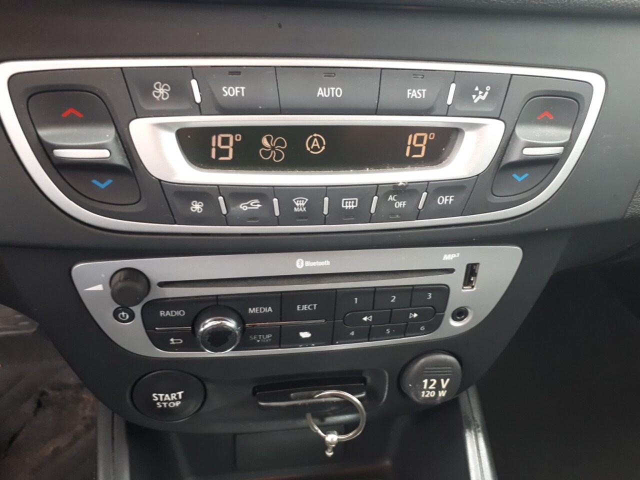 Renault Mégane - 1.2 TCe Energy Expression CLIMA/RADIO CD/NAVI/CRUISE/PDC/USB/CV