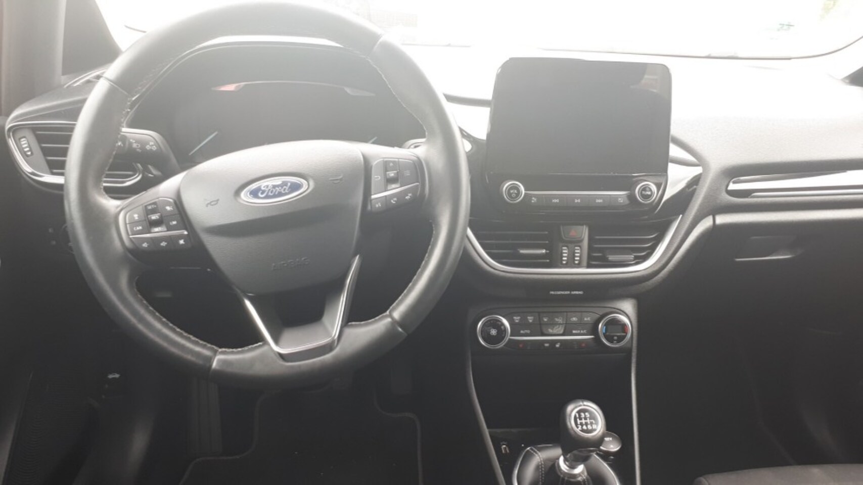 Ford Fiesta - 1.0 Ecoboost Titanium CLIMA/CRUISE/RADIO DAB/NAVI/PDC+CAMERA/LMV/ENZ