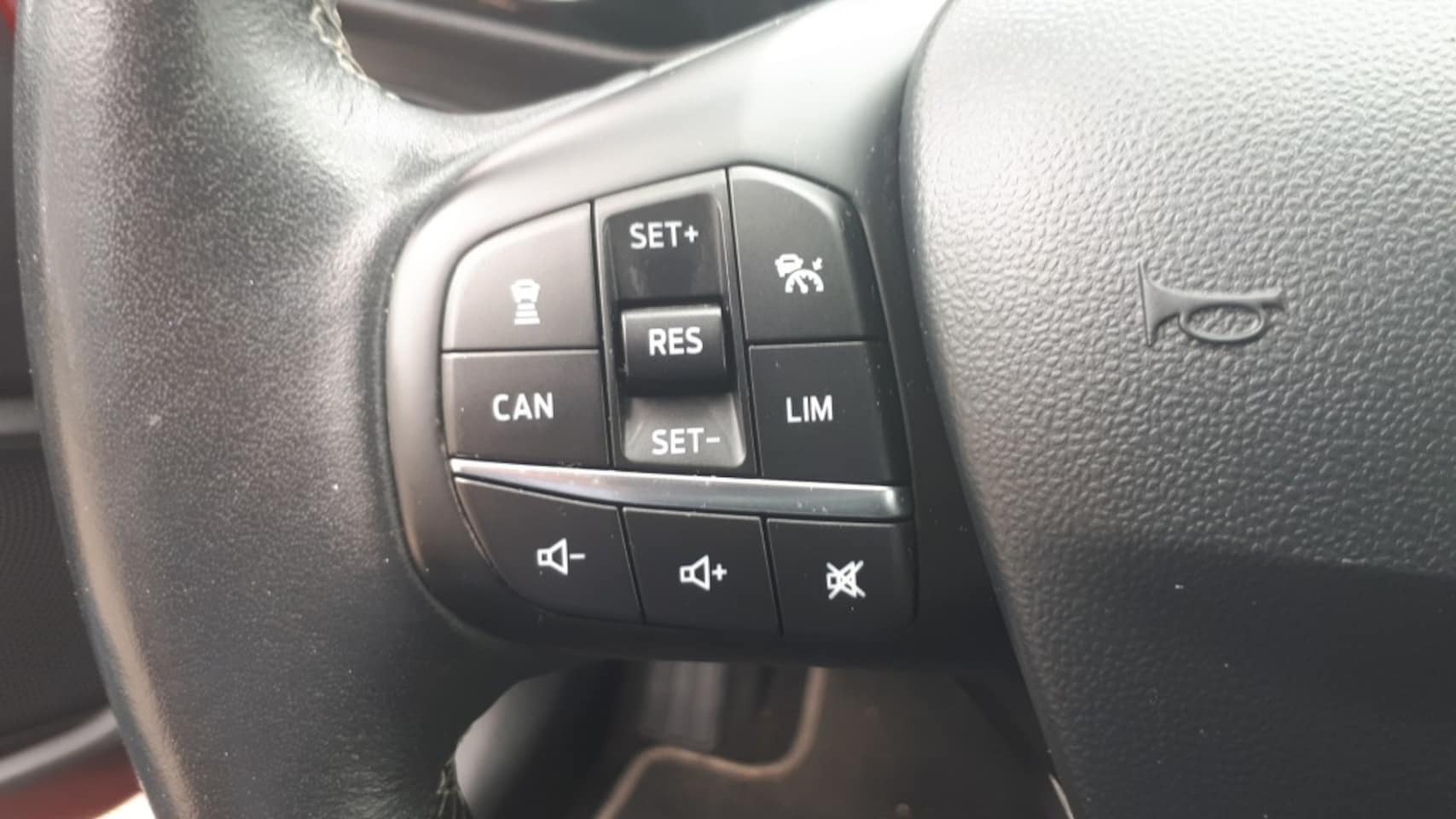 Ford Fiesta - 1.0 Ecoboost Titanium CLIMA/CRUISE/RADIO DAB/NAVI/PDC+CAMERA/LMV/ENZ