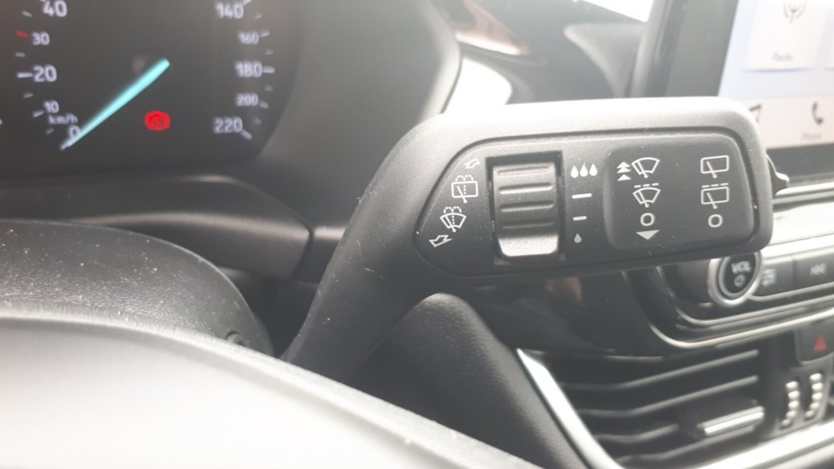 Ford Fiesta - 1.0 Ecoboost Titanium CLIMA/CRUISE/RADIO DAB/NAVI/PDC+CAMERA/LMV/ENZ