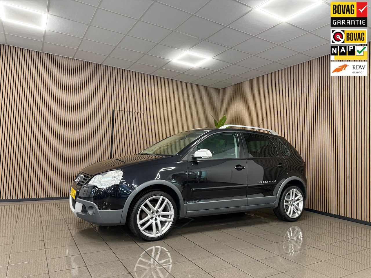 Volkswagen Polo - 1.4-16V Cross * Airco / Cruise control / LM Velgen / NL Auto * - AutoWereld.nl