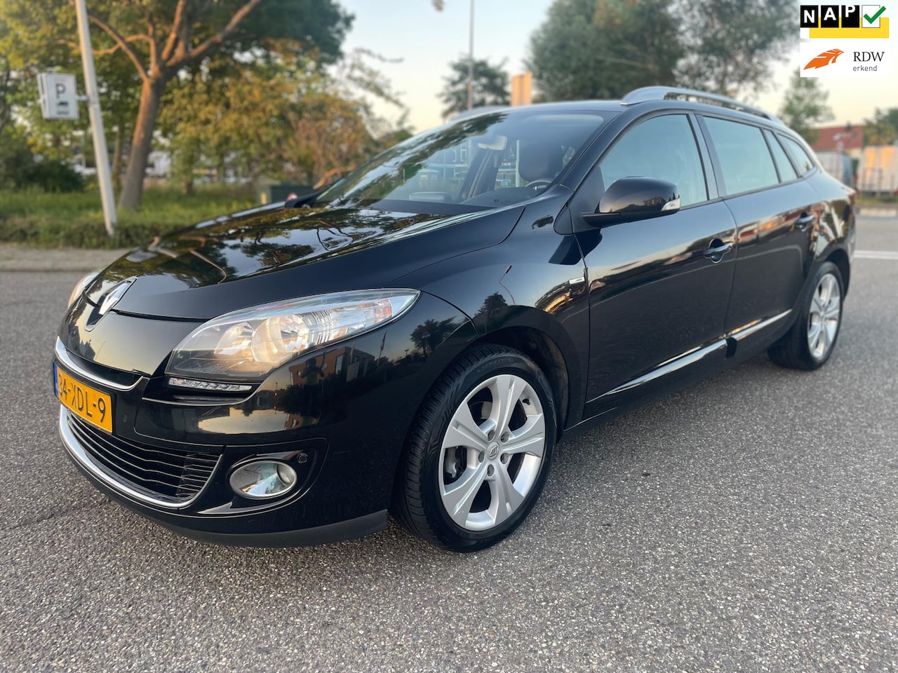 Renault Mégane Estate - 1.5 dCi Bose / navigatie / airco / camera / leder / elek.pakket / pdc / lmv / nap….. - AutoWereld.nl