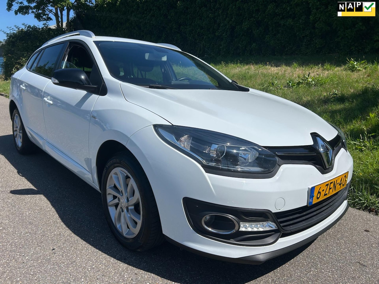 Renault Mégane Estate - 1.5 dCi Limited - Navi - Clima - Cruise - PDC - AutoWereld.nl