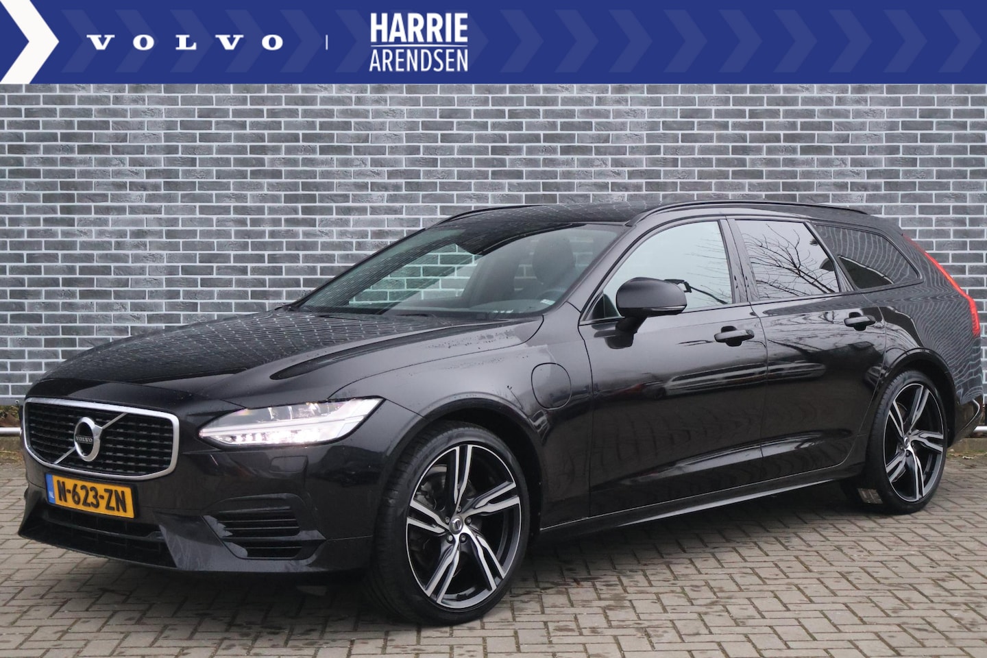 Volvo V90 - 2.0 T8 Twin Engine AWD R-Design | Trekhaak | Luchtvering | Harman Kardon audio | Camera | - AutoWereld.nl