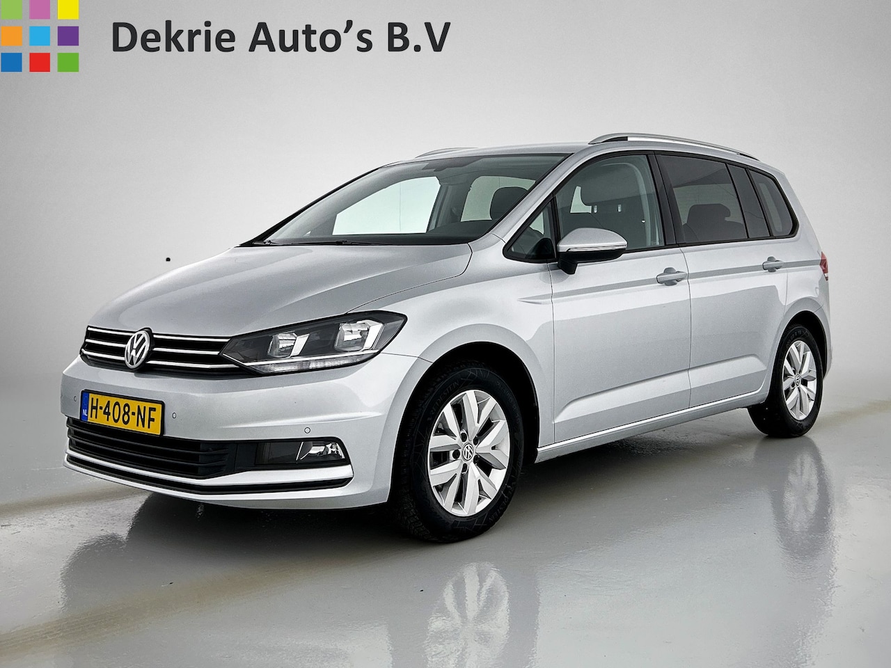 Volkswagen Touran - 2.0 TDI Automaat Comfort-Business / Trekhaak / Navigatie / Pdc+Camera / Airco-ecc./ Stoel - AutoWereld.nl