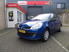 Renault Clio - 1.2-16V Special Line