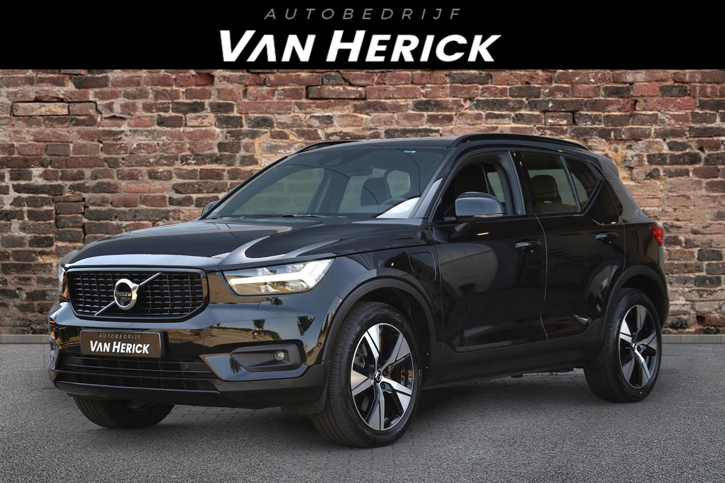 Volvo XC40 - 1.5 T5 Recharge R-Design | Trekhaak | Lichtpakket | Park Assist| 360 Camera - AutoWereld.nl