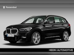 BMW X1 - sDrive18i Executive M-Sport | Head up | Camera | Sportstoelen | PDC voor en achter |