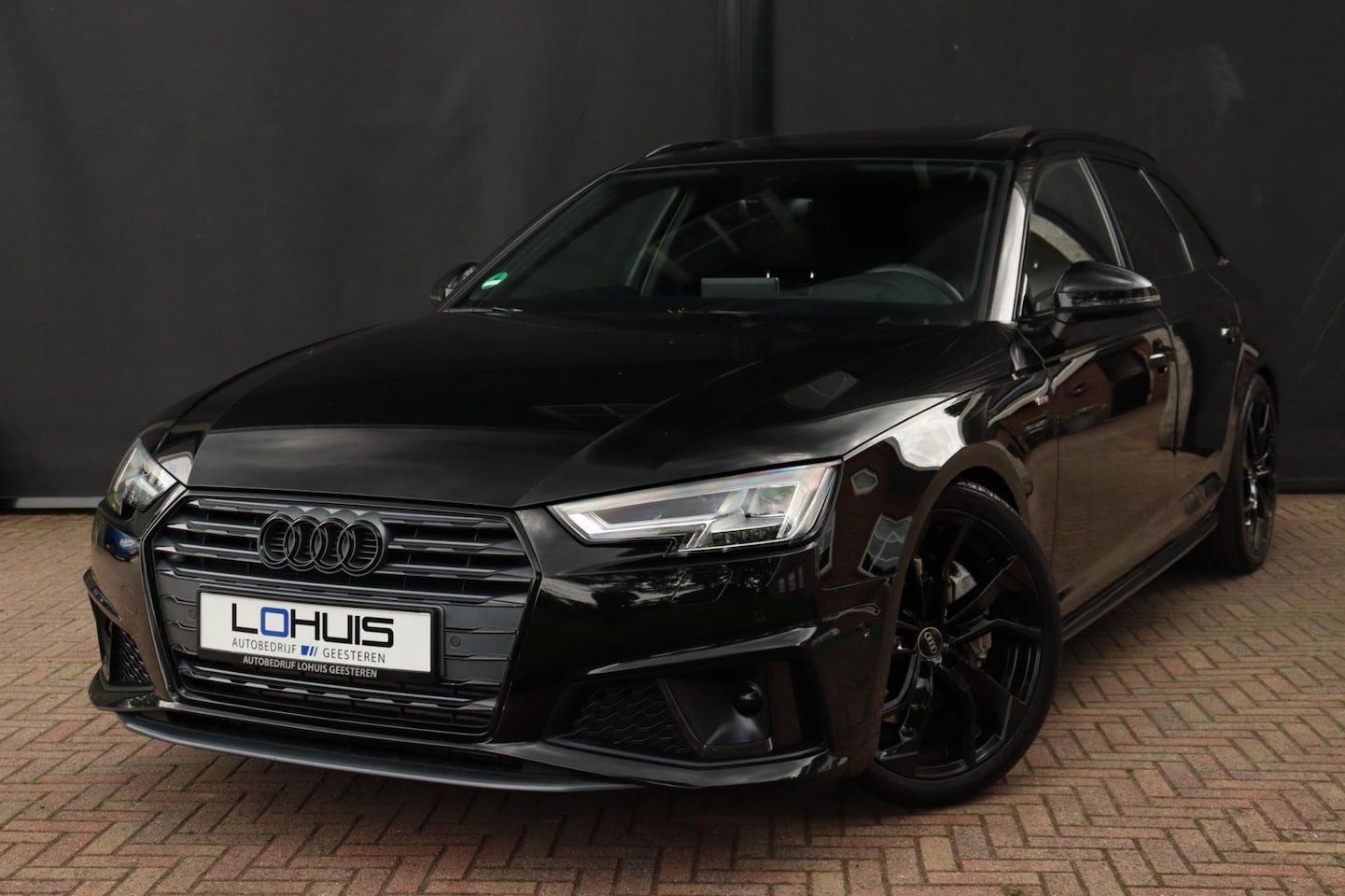 Audi A4 Avant - 3X S-Line Pano | Trekhaak | HUD | ACC - AutoWereld.nl