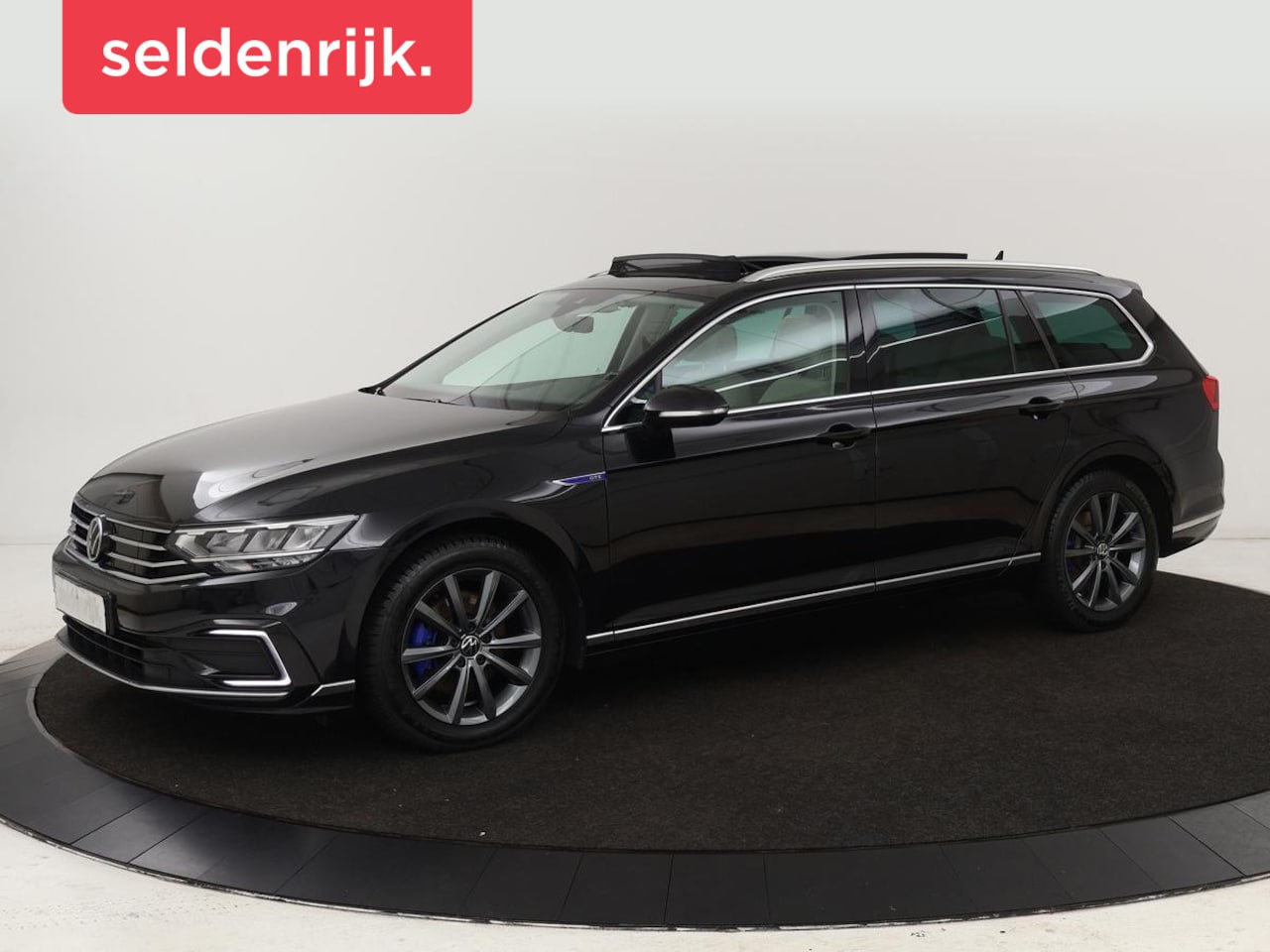 Volkswagen Passat Variant - 1.4 TSI GTE | Panoramadak | Stoelverwarming | Leder/Alcantara | Camera | Carplay | Adaptiv - AutoWereld.nl