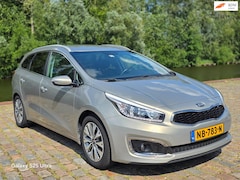 Kia Cee'd Sportswagon - 1.6 GDI DynamicLine Achteruit camera cruis control navigatie parkeer sensor trekhaak parke