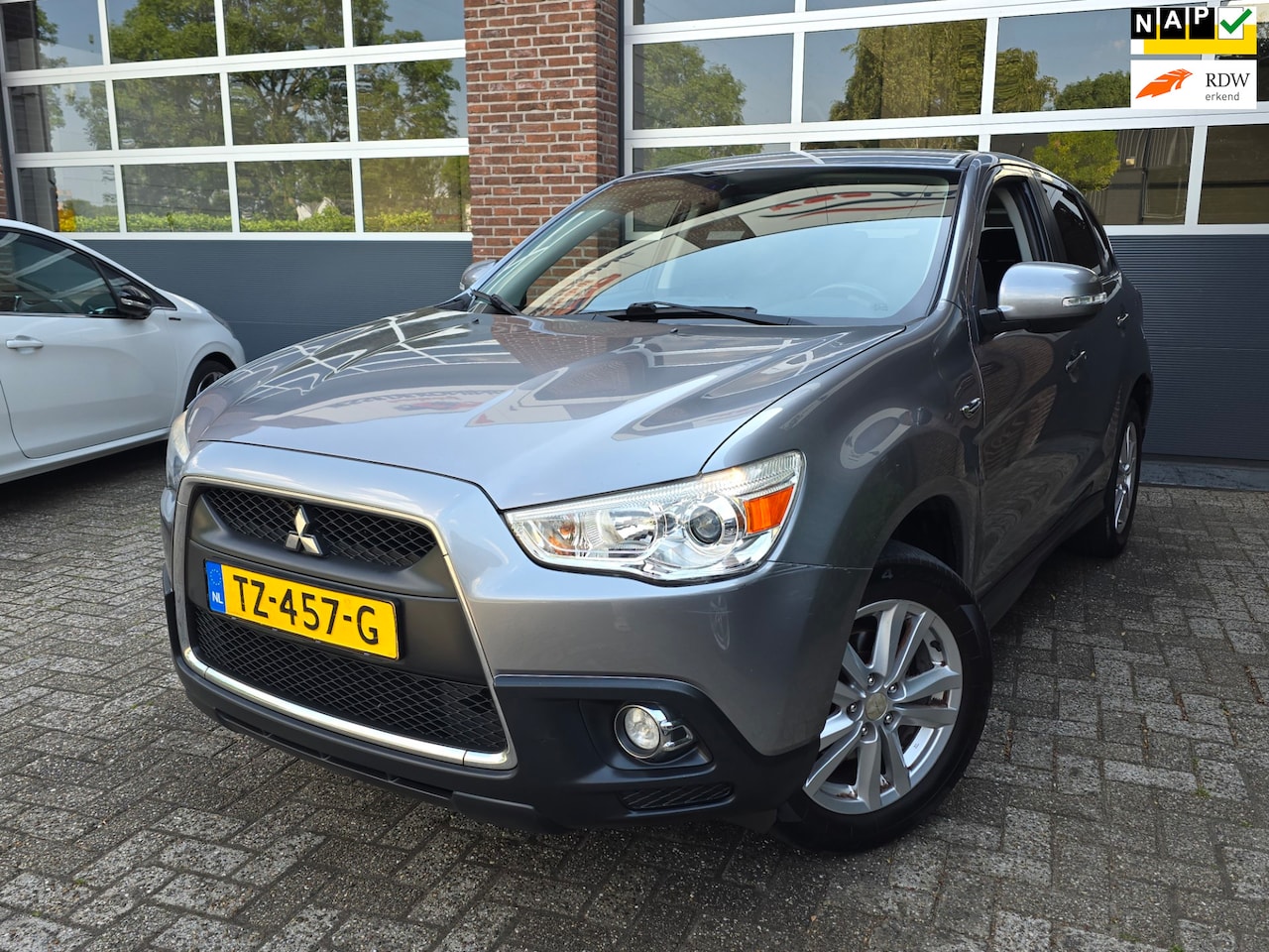 Mitsubishi ASX - 1.6 Intense ClearTec Cruise |Airco |Trekhaak |Apk - AutoWereld.nl