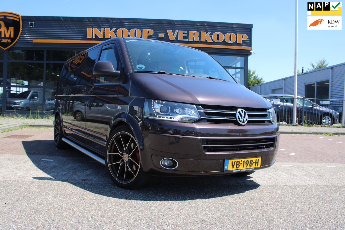 Volkswagen Transporter - 2.0 TDI L2H1 DUBBEL CABINE | BomVOL | Xenon | Leer | - AutoWereld.nl