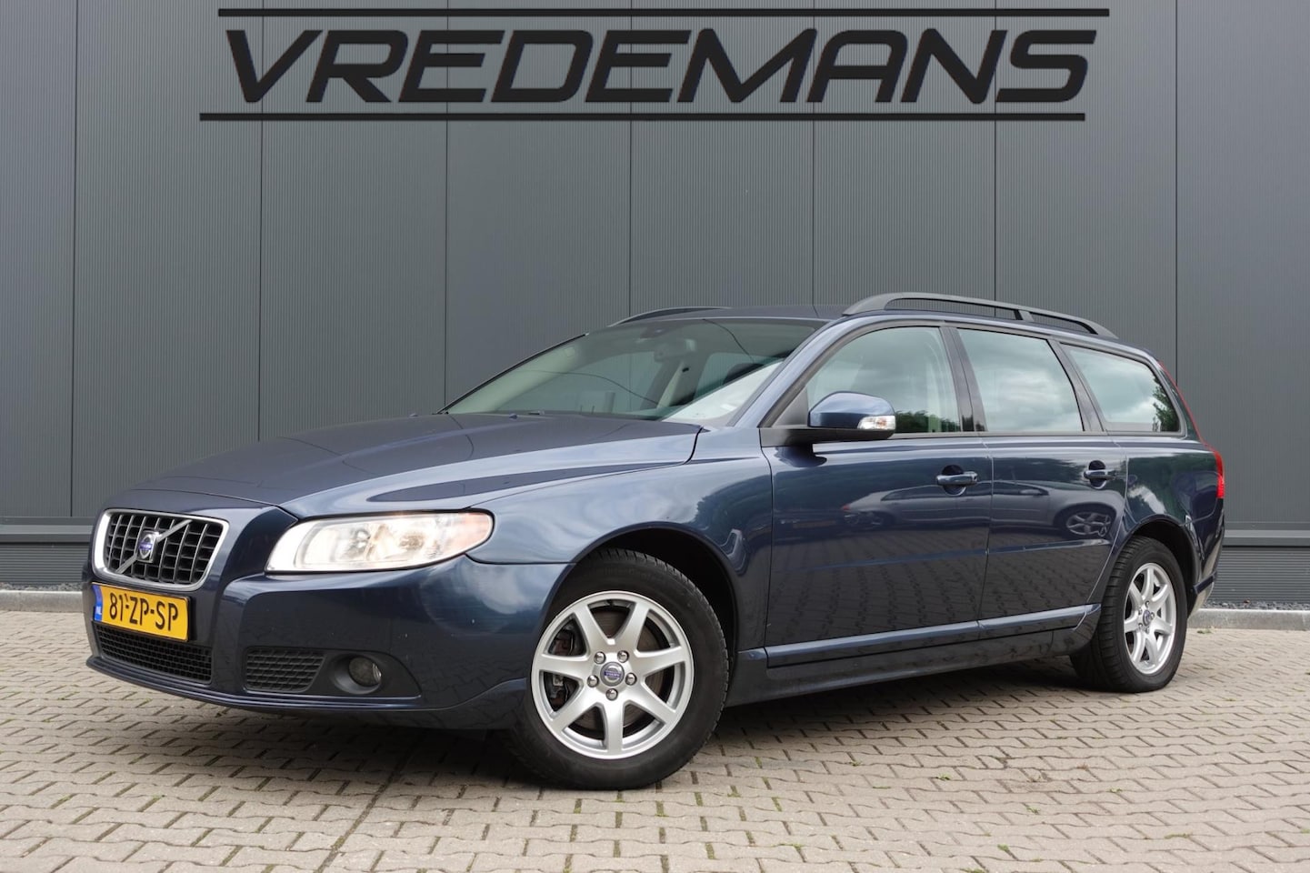 Volvo V70 - 2.4D Momentum 2.4D Momentum - AutoWereld.nl