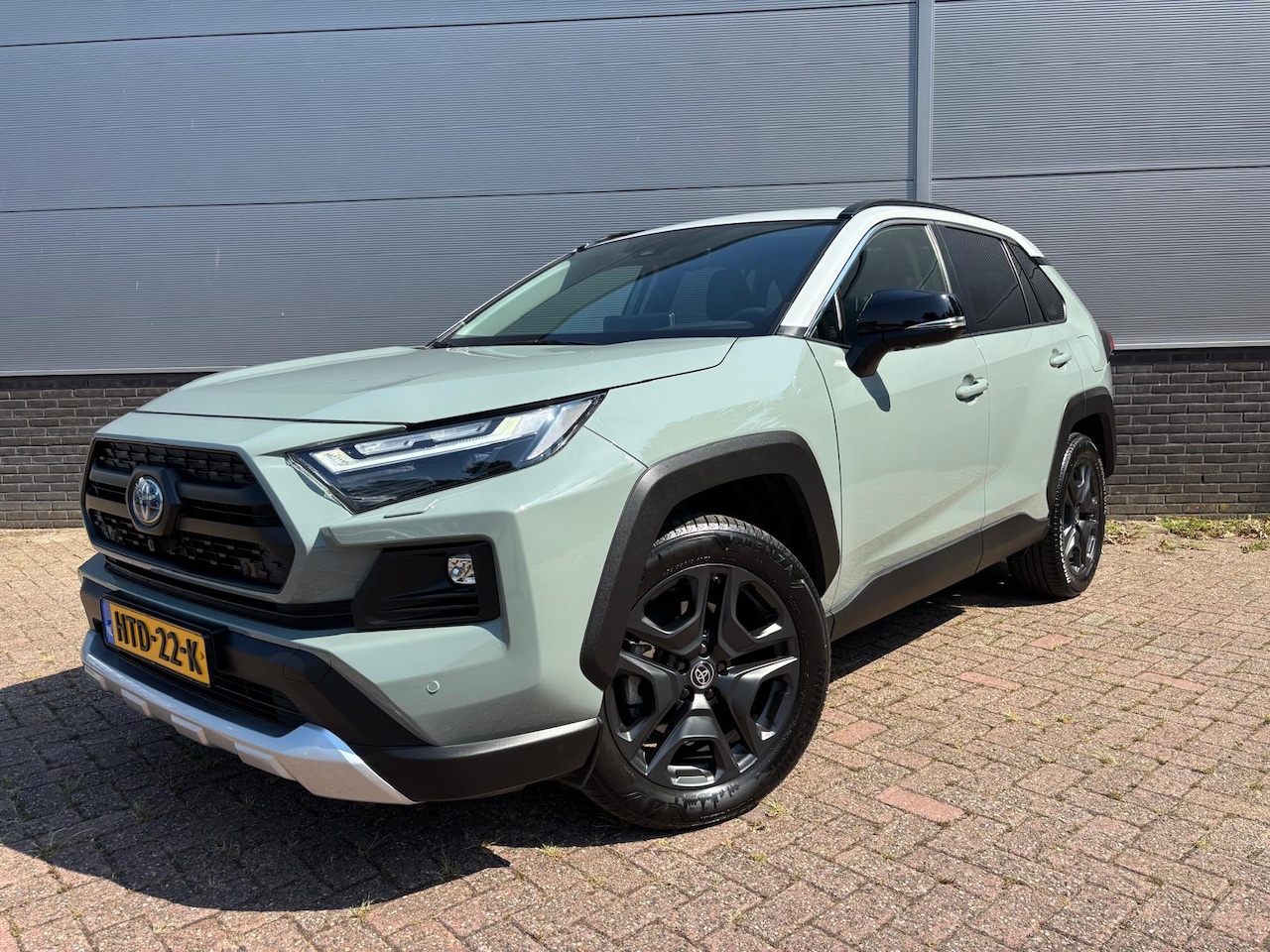 Toyota RAV4 - 2.5 Hybrid AWD Adventure Limited Super Compleet ! 1650KG Trekgewicht - AutoWereld.nl
