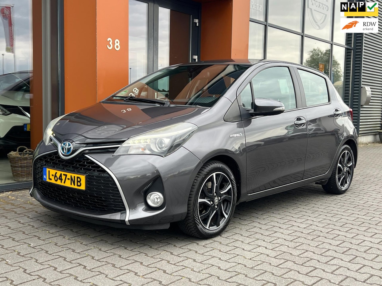 Toyota Yaris - 1.5 Hybrid|Navi|Camera|Bluetooth|Climate|APK 26 - AutoWereld.nl