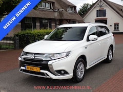 Mitsubishi Outlander - 2.4 PHEV Pure CARPLAY // CAMERA // TREKHAAK