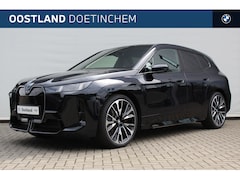 BMW iX - xDrive45 M Sport / Panoramadak Sky Lounge / Trekhaak / Bowers & Wilkins / M Multifunctione
