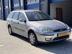 Ford Focus Wagon - 1.8 TDdi Ghia Rijdt en schakelt goed