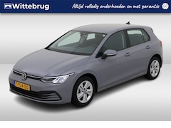Volkswagen Golf - 1.0 TSI 110pk Life / LM 16 inch / Navigatie / App Connect / Camera
