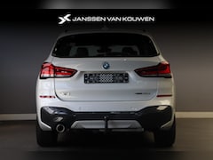 BMW X1 - xDrive25e PHEV M Sport Trekhaak Stoel-Stuurverwarming LED Koplampen