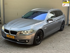 BMW 5-serie Touring - 520i High Executive l Individual Leder l Xenon l Navi l Volledig onderhouden l Kleppenuitl