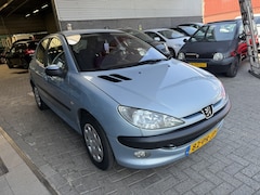 Peugeot 206 - 1.6-16V Gentry