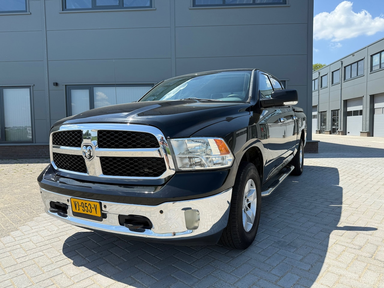 Dodge Ram 1500 - 3.6 V6 Quad Cab 6'4 // LPG G3 // Leer // Schuif.dak // PDC // - AutoWereld.nl