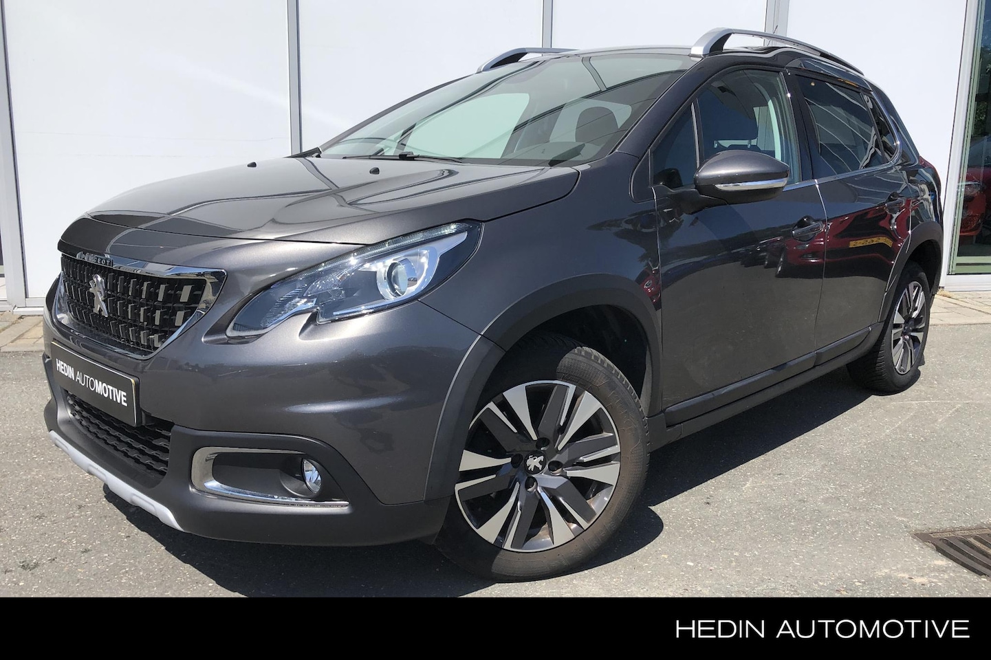 Peugeot 2008 - 1.2 110pk Allure AUTOMAAT | Trekhaak | Navigatie | Slechts 21.498 km! | Camera | Climate | - AutoWereld.nl