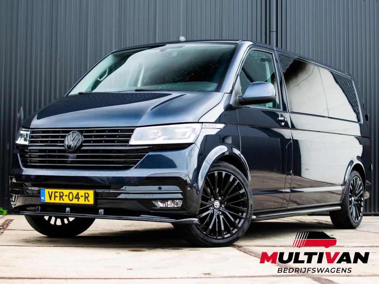 Volkswagen Transporter - 2.0 TDI L2H1 28 Bulli DC | LED | AUT | Dig. Cockpit |  ADAPTIVE CRUISE | 19 INCH | BEKLEDE - AutoWereld.nl