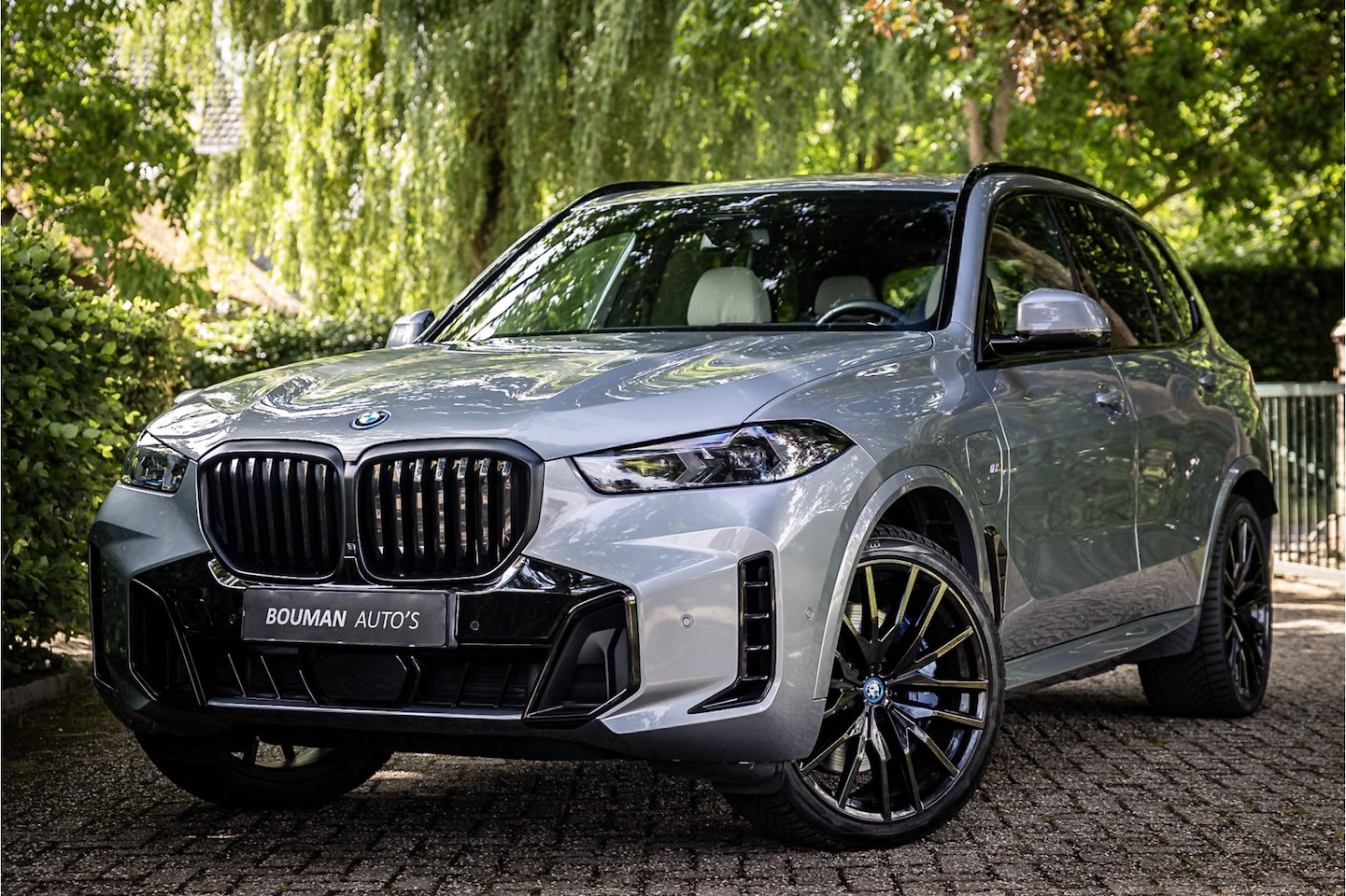BMW X5 - xDrive50e M Sport Pro Bowers & Wilkins Individual Vierwielbesturing Soft Close Carbon - AutoWereld.nl