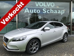 Volvo V40 - 1.5 T2 Ocean Race Automaat | Rijklaar incl 12 mnd Bovag | Trekhaak Camera Donker glas Navi