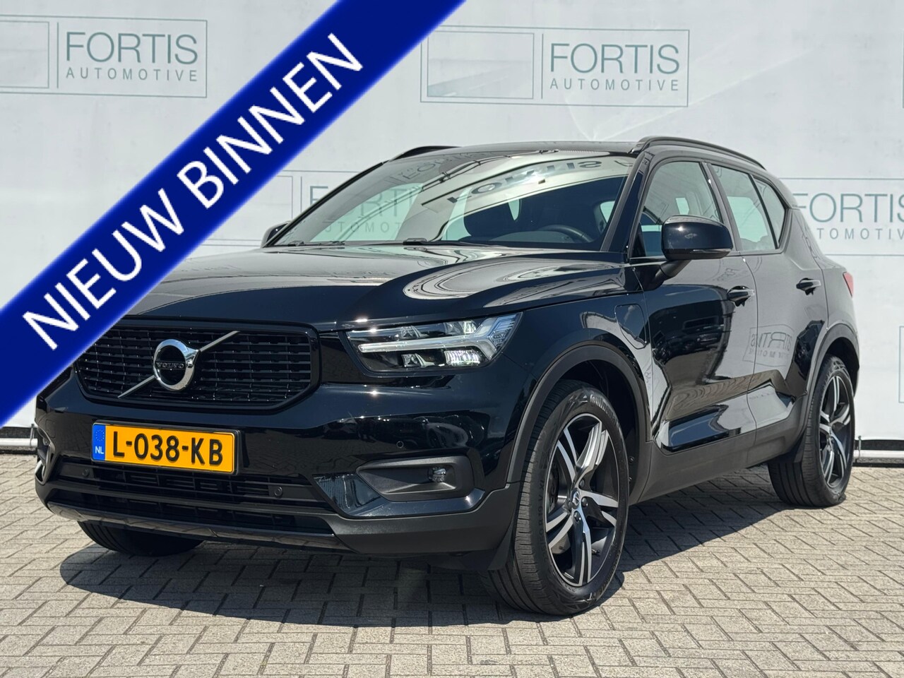 Volvo XC40 - 1.5 T4 Recharge R-Design Expression nl-auto | camera | panodak - AutoWereld.nl