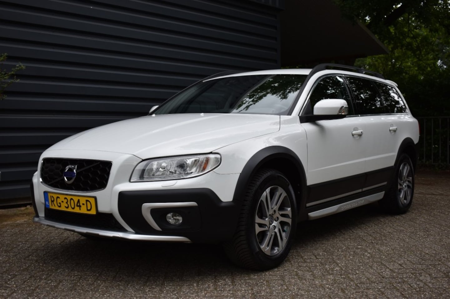 Volvo XC70 - 2.0 D4 AWD 5 CILINDER!!CLASSIC EDITION!!CROSS COUNTRY!!AUTOMAAT!! BJ 2016!!NIEUWSTAAT!!!20 - AutoWereld.nl