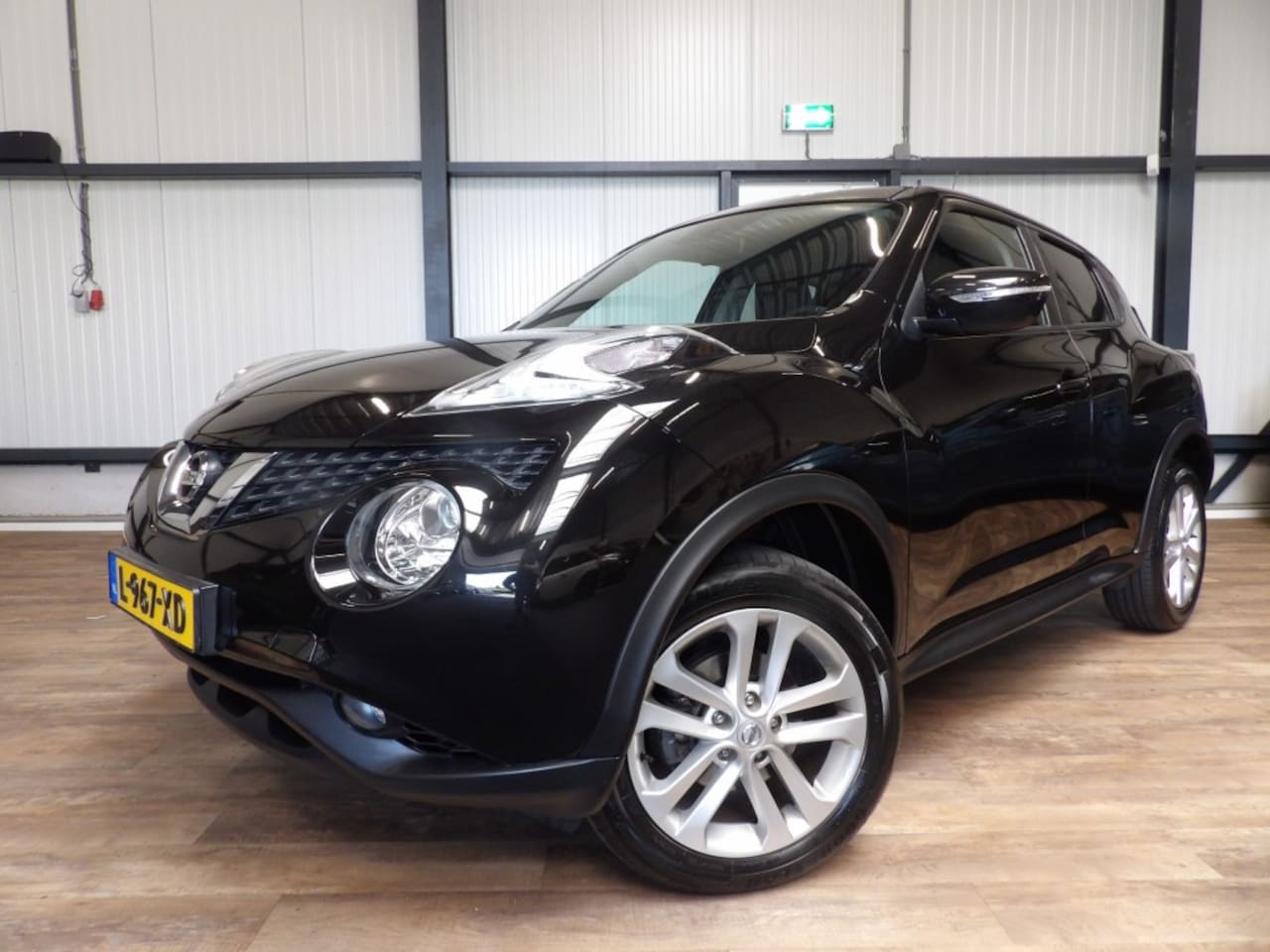 Nissan Juke - 1.2 blackline - ecc - navigatie - camera - zeer nette staat! - AutoWereld.nl
