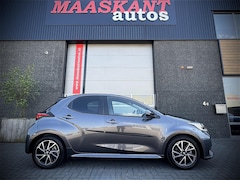 Toyota Yaris - 1.5 Hybrid / Dynamic / 2023 / Louwman geleverd / Schadevrij / LIKE NEW